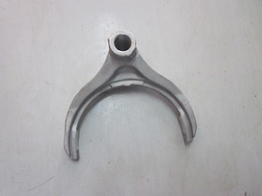 Вилка  переключения передач 1-ой и 2-ой   Geely Emgrand X7 , Geely