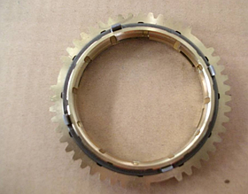 Кольцо синхронизатора 1;2 передачи вторичного вала Geely Emgrand X7 , Geely