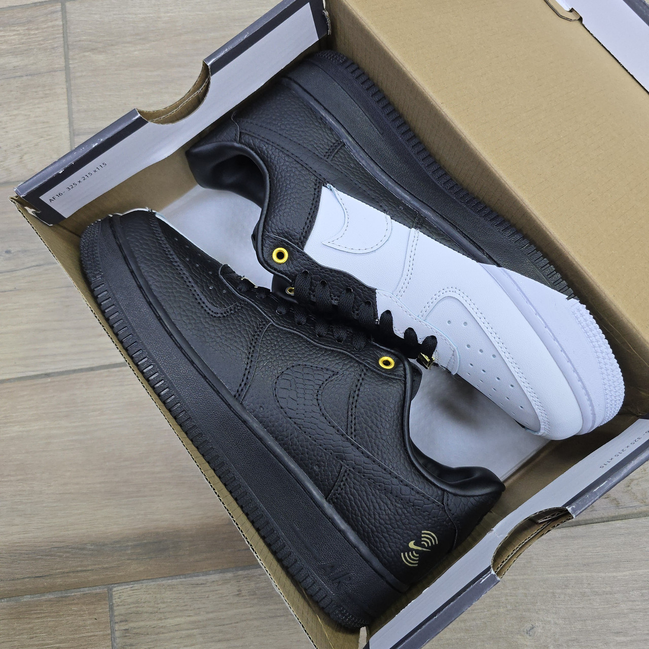 Кроссовки Wmns Nike Air Force 1 Low Anniversary Edition
