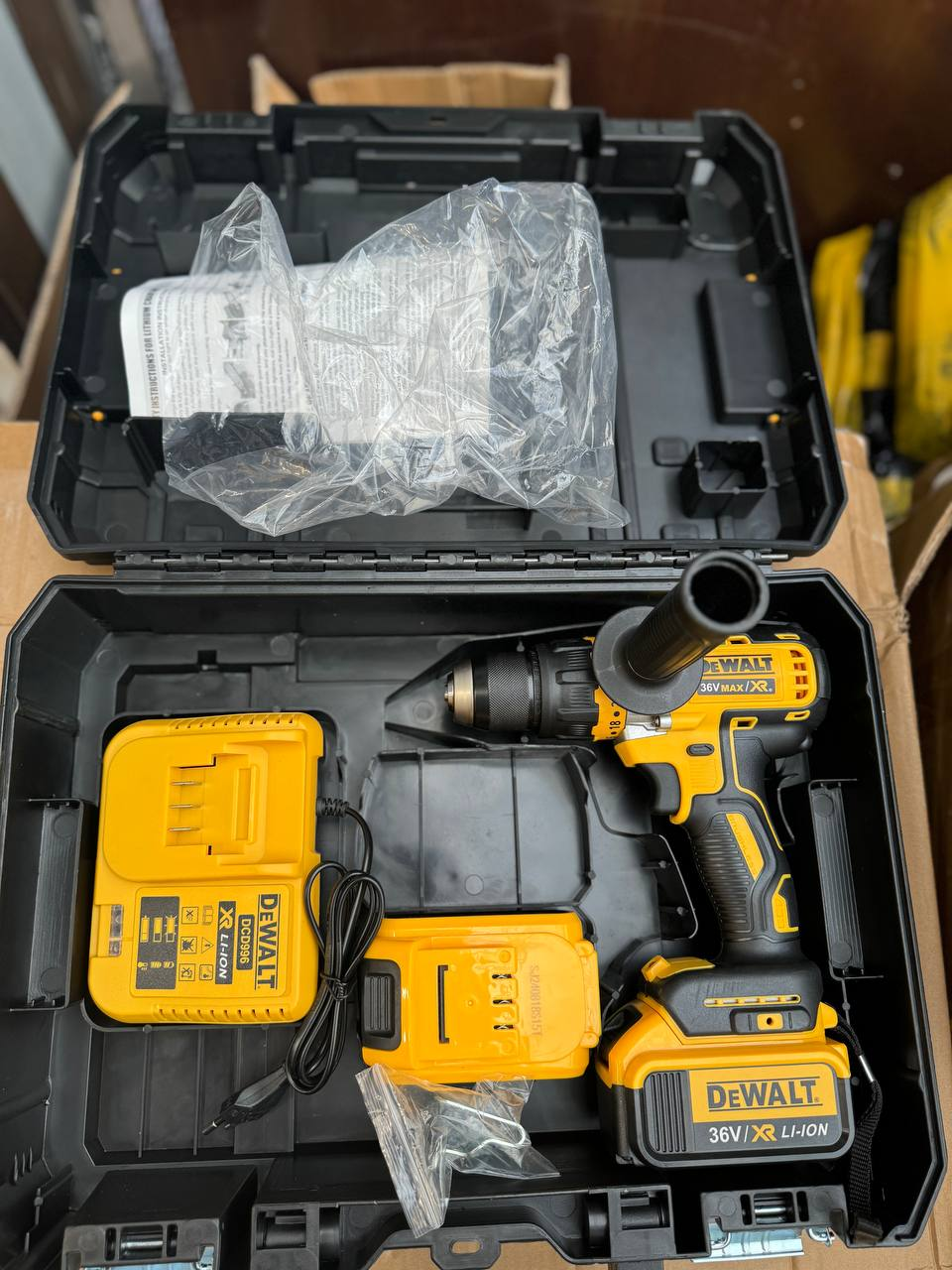 Гайковерт ударный dewalt