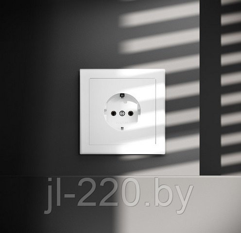Розетка встраиваемая VOLTUM S70 с заземлением, 16А, белая, матовая