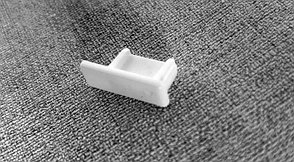 Заглушка для белого однорядного алюминиевого карниза