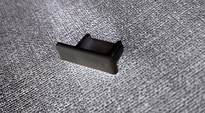 Заглушка для черного однорядного алюминиевого карниза