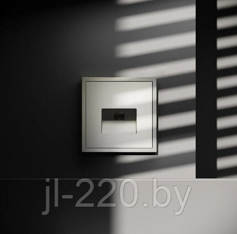 Розетка компьютерная встраиваемая VOLTUM S70 RJ45 кат.6, шелк