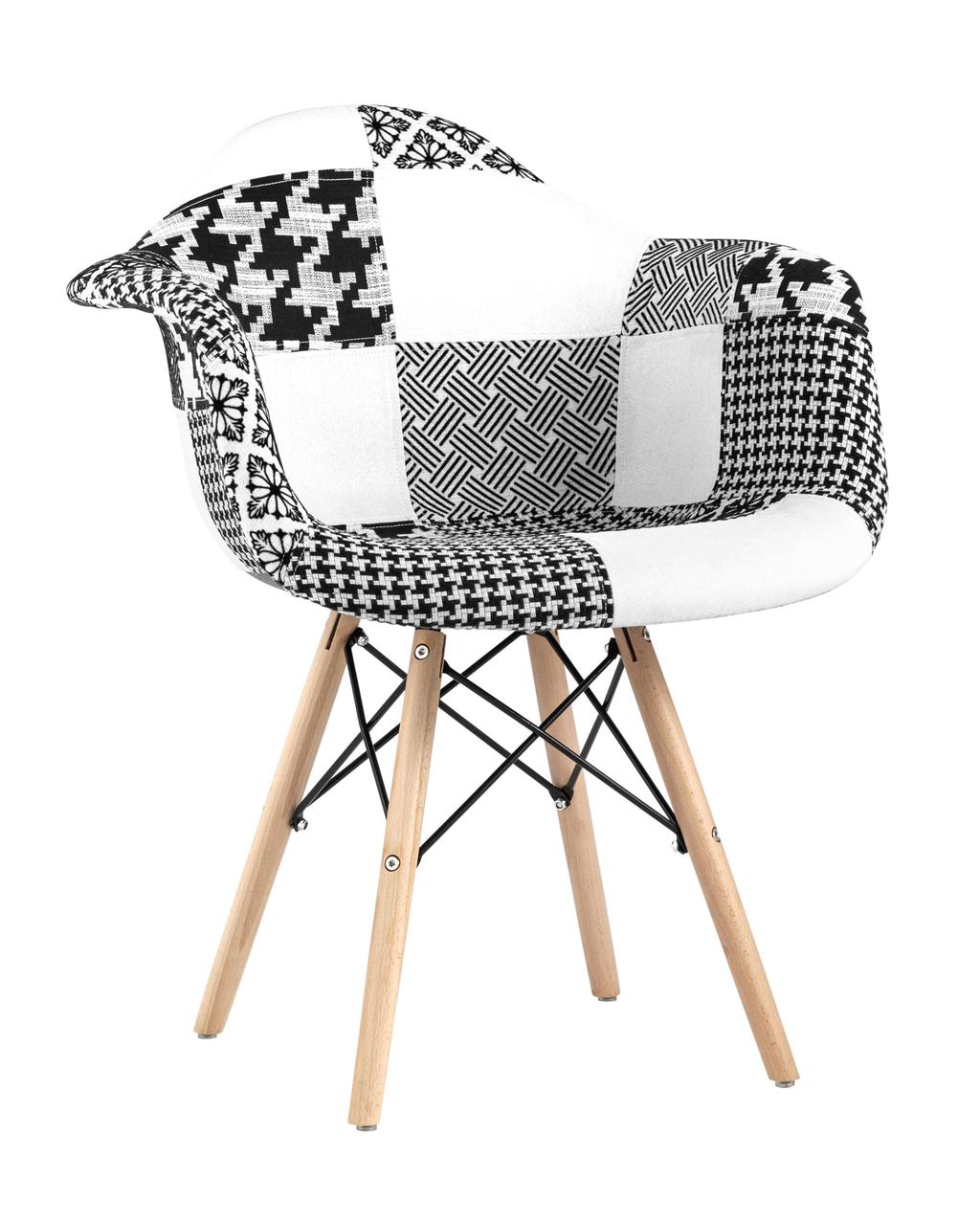 Кресло Stool Group Eames в стиле пэчворк черно-белое, ножки массив бука