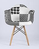 Кресло Stool Group Eames в стиле пэчворк черно-белое, ножки массив бука, фото 4
