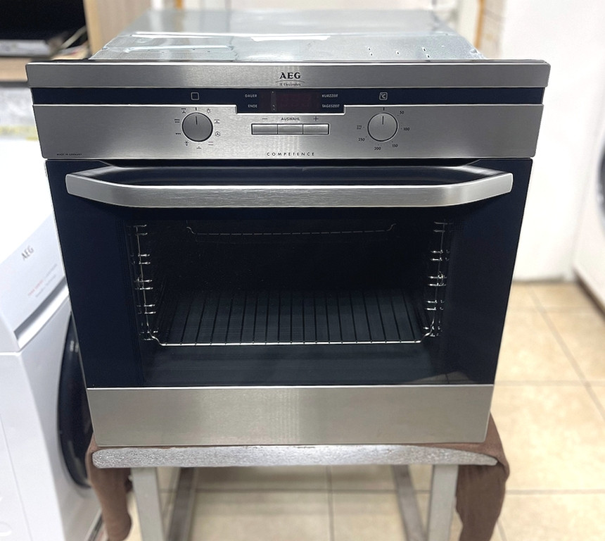 Встраиваемый духовой шкаф  электрический AEG   B43013-4-M  Германия гарантия 6 месяцев Доставка