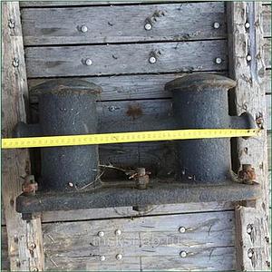 Кнехт швартовый