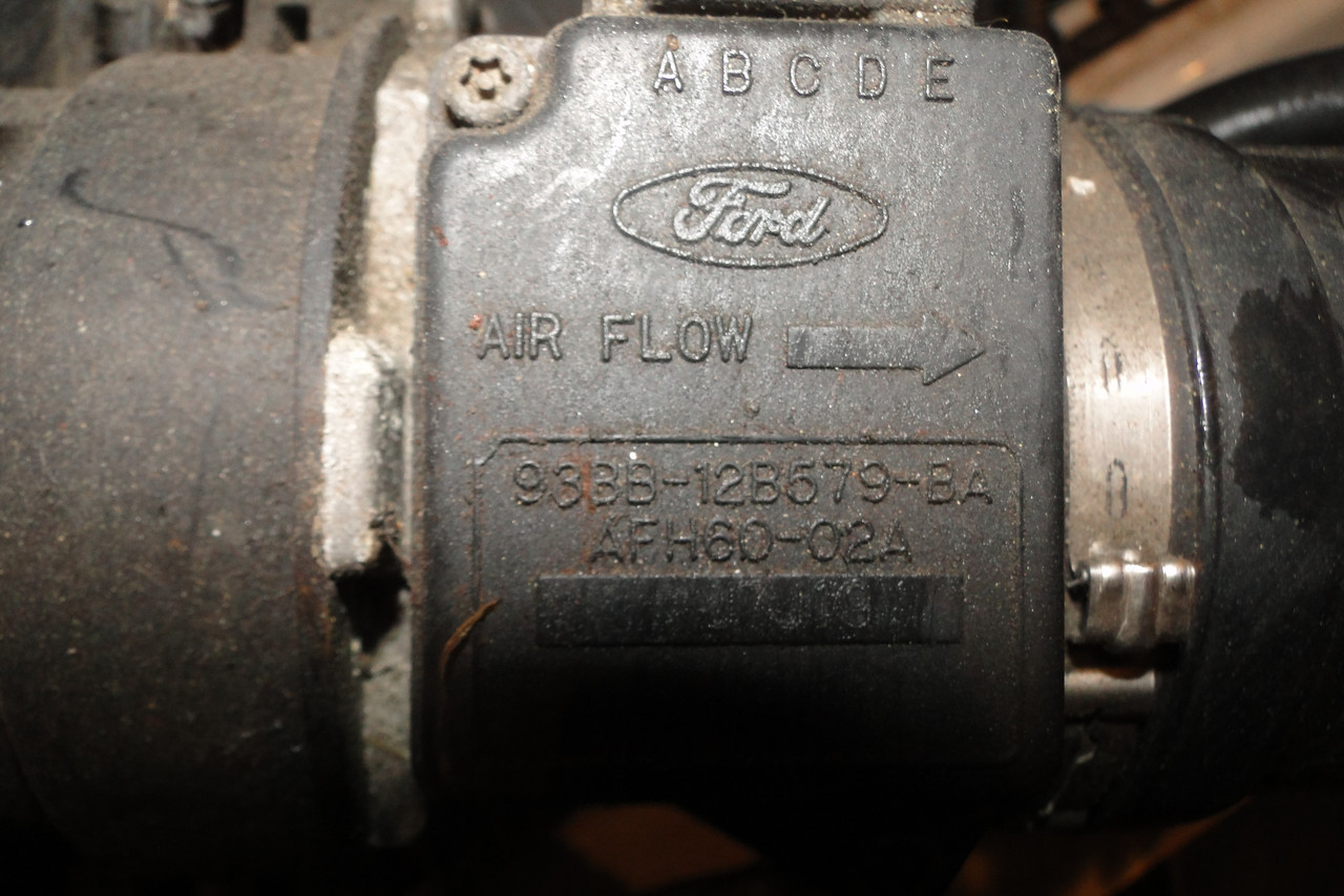 Измеритель потока воздуха (расходомер) с корпусом воздушного фильтра к Форд Мондео, 2.0 бензин, 1998 год
