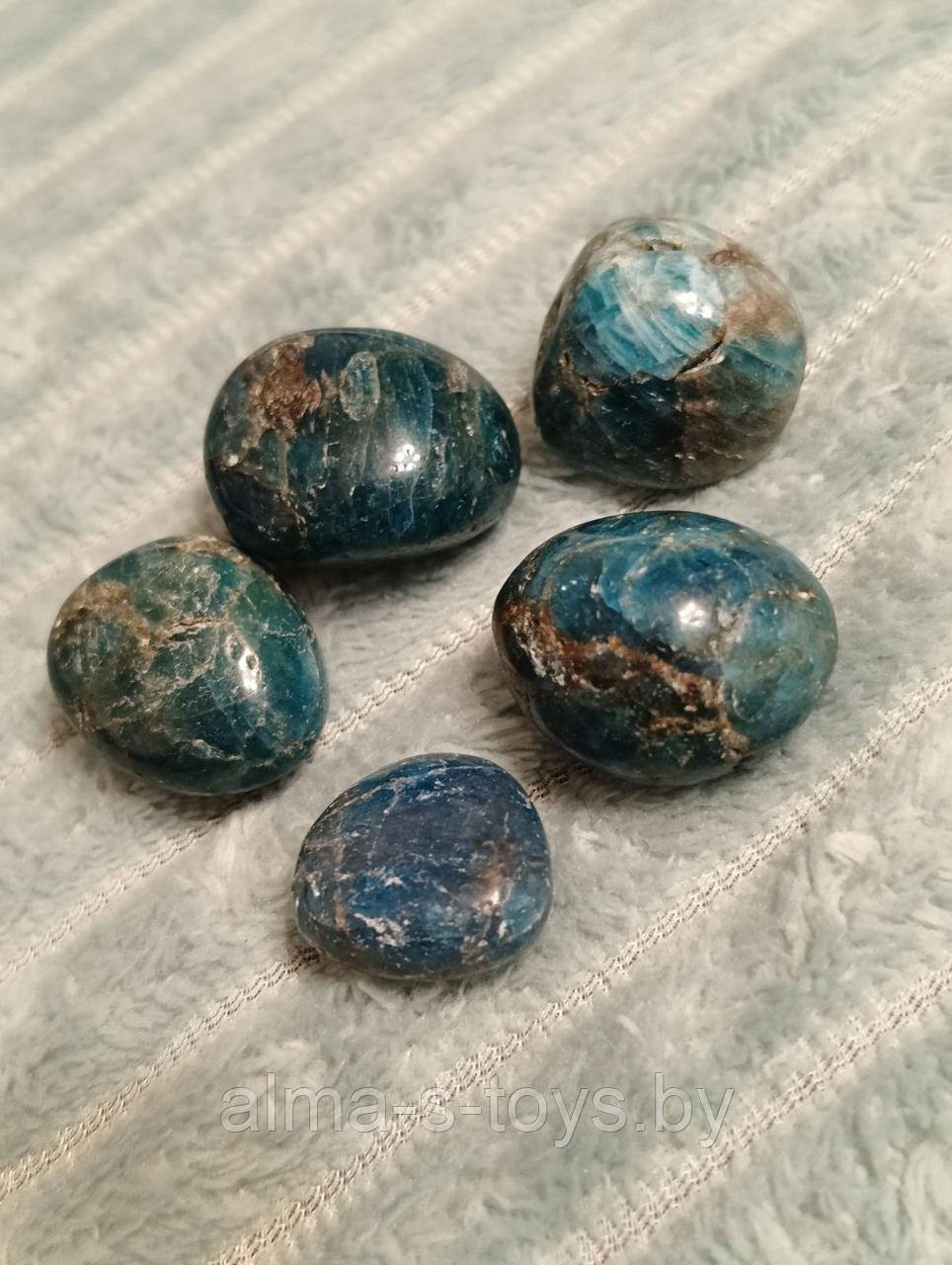 Образцы натурального апатита