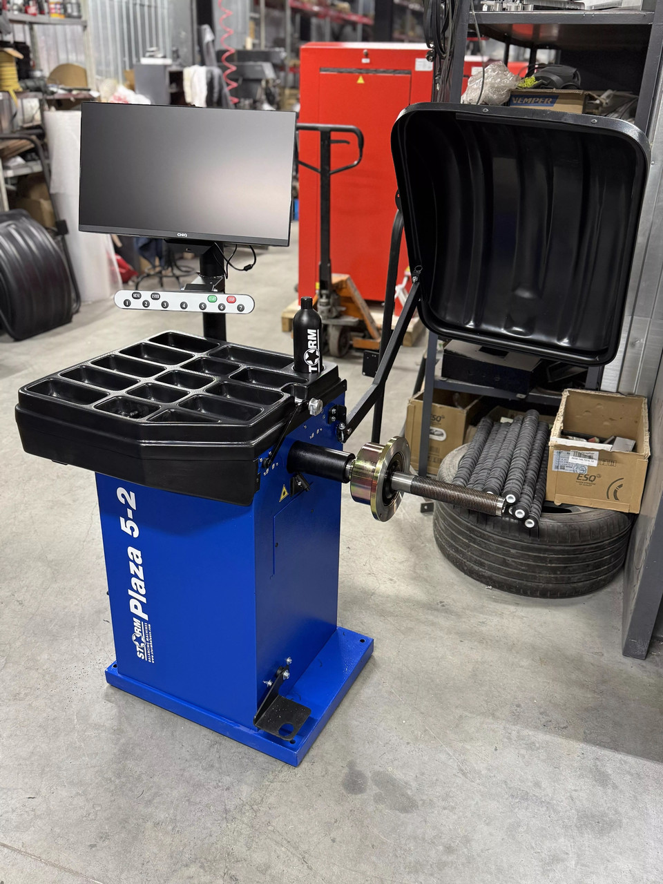 Балансировочные станки Сторм Балансировочный станок для колес легковых автомобилей Plaza 5-2S