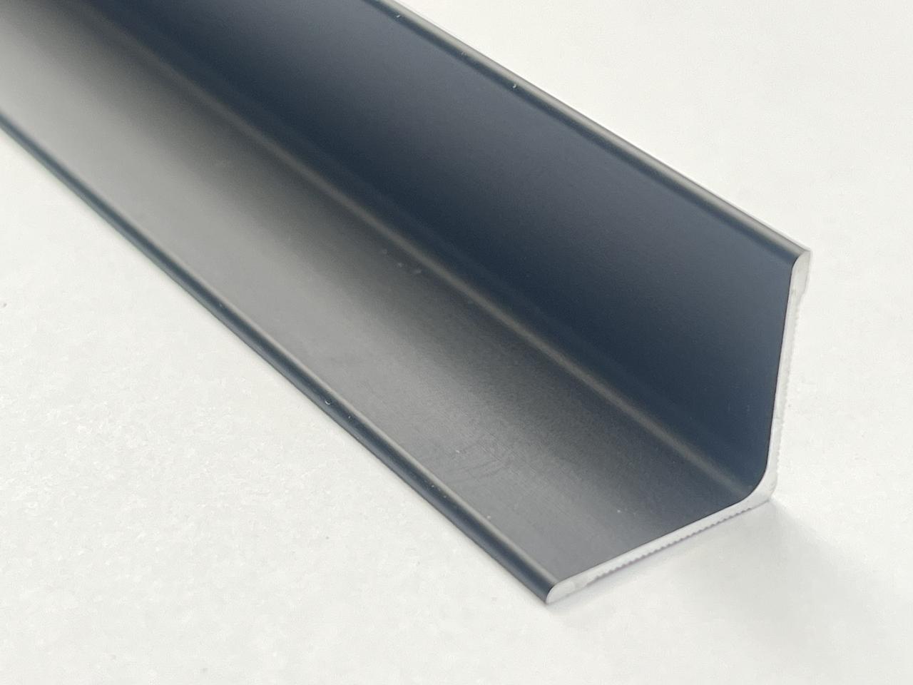 Внутренний уголок 18мм * 18мм 0,9м серебро мат