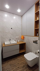 Мебель в санузел светло-серая с деревом