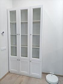 Шкафы-витрины в гостиную