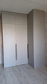 Шкаф угловой