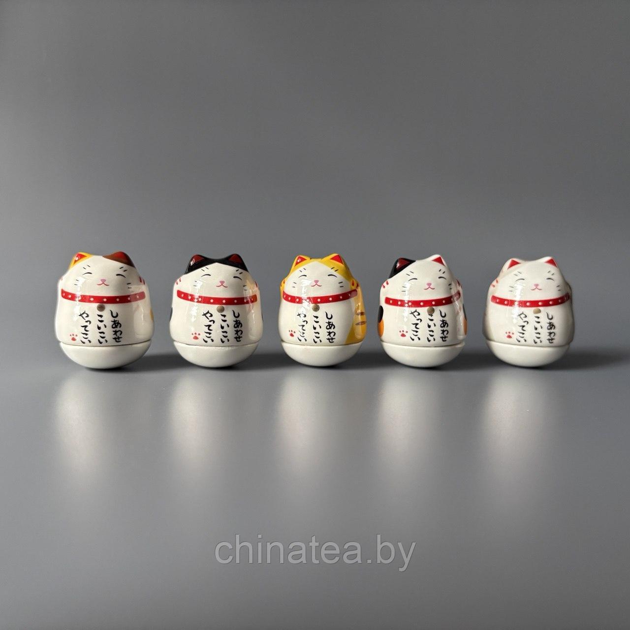 Кот-неваляшка