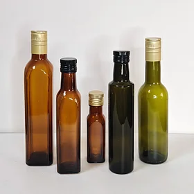 Темные банки, бутылки, бутыли