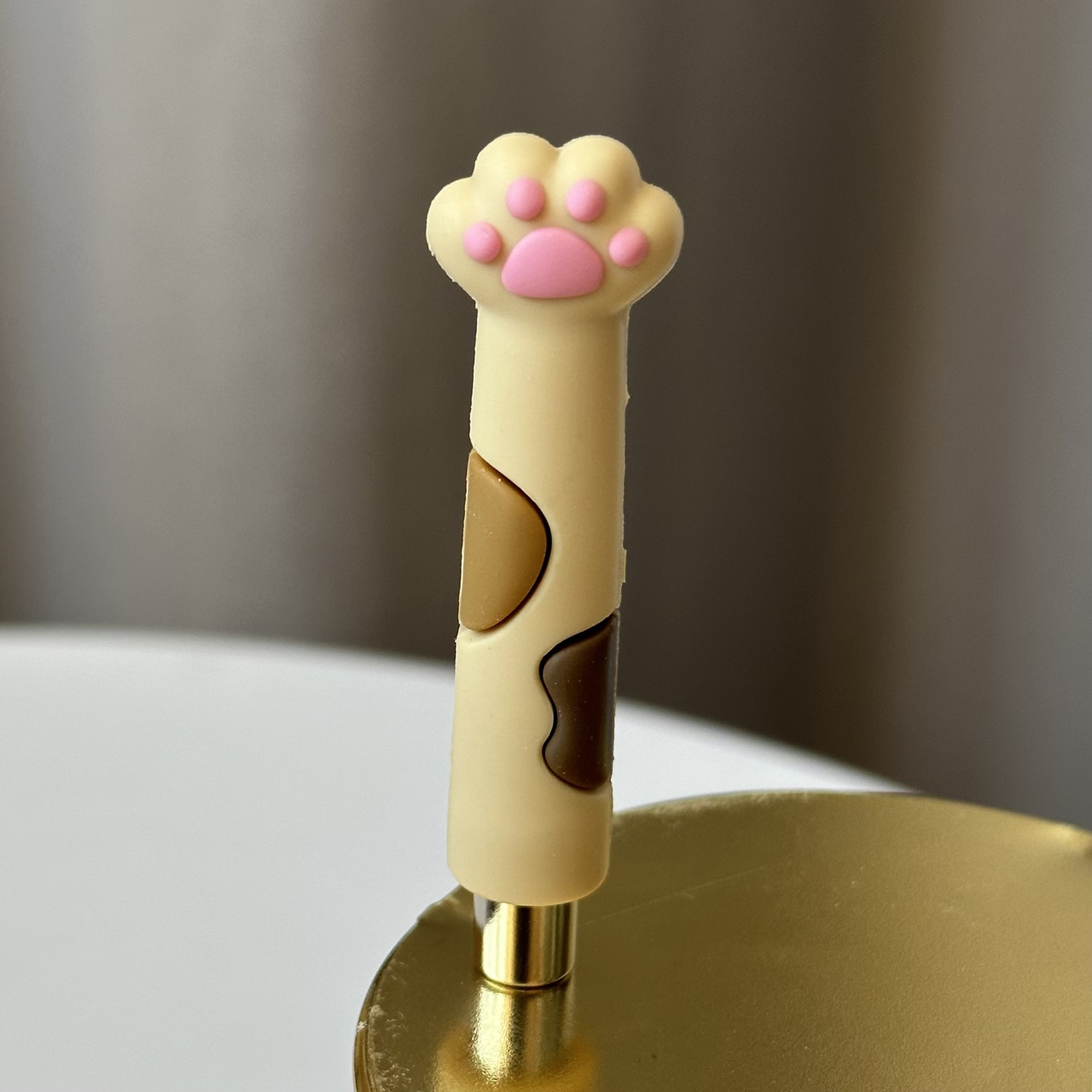 Магнит лапка (жёлтая) для гель-лака "Кошачий глаз"