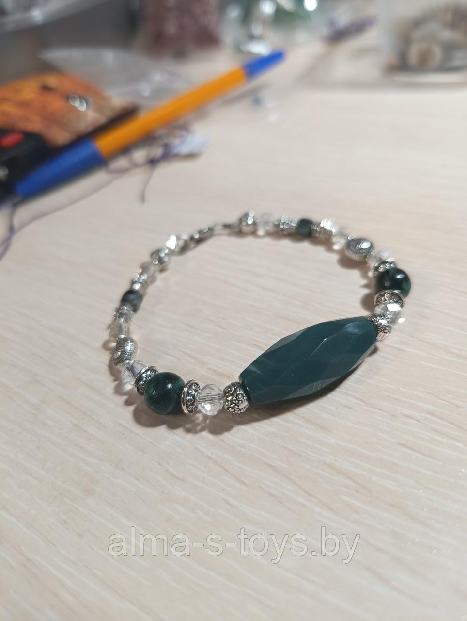 Браслет из натуральных камней (агат, изумруд)