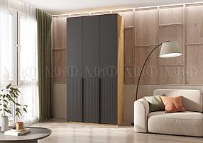 Трехстворчатые шкафы