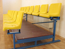 Трибуна 2-х рядная на 8 посадочных мест с пластиковыми сиденьями