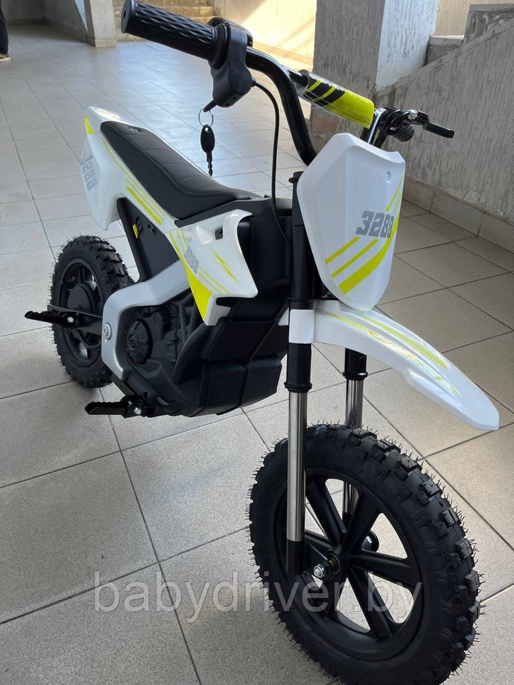 Детский электромотоцикл RiverToys E777KX (белый) Двухместный