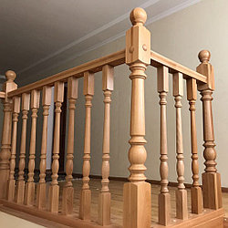 Поручни для лестницы деревянные — выбор, виды и особенности установки