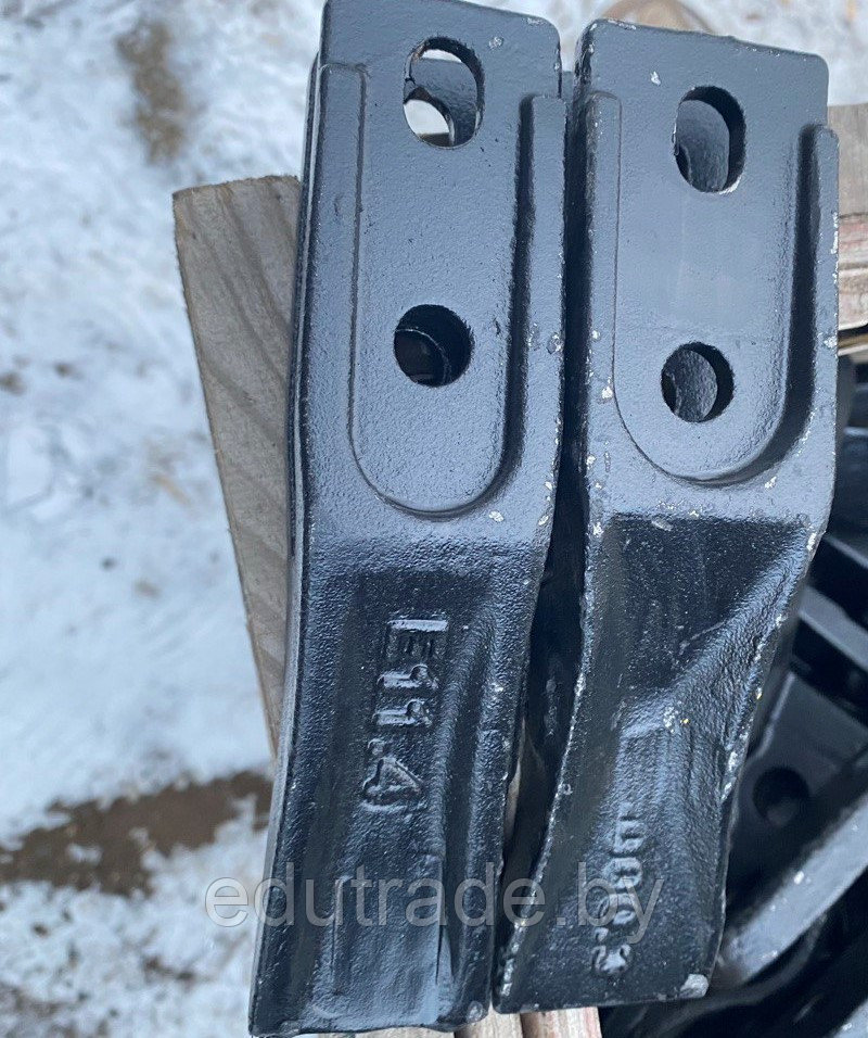 1000.3 Зуб ковша мини-экскаватора JCB,CAT,KUBOTA,CASE,VOLVO