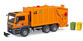 Игрушка Мусоровоз MAN TGS с задней загрузкой Bruder 03760