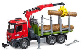 Игрушка Лесовоз MB Arocs с портативным краном и брёвнами Bruder 03669