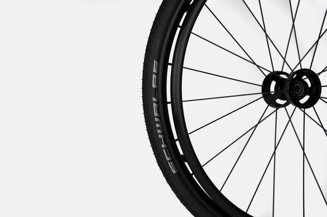 Колесо заднее для инвалидной коляски 24"х1 Schwalbe Marathon Plus Evolution, под ось 12,7 мм., фото 2