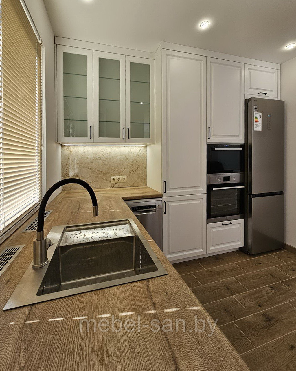 П-образная кухня в классическом стиле