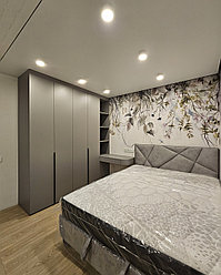 Шкаф с туалетным столиком в спальню