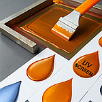 Что такое УФ-лак со спецэффектами и зачем он нужен в полиграфии