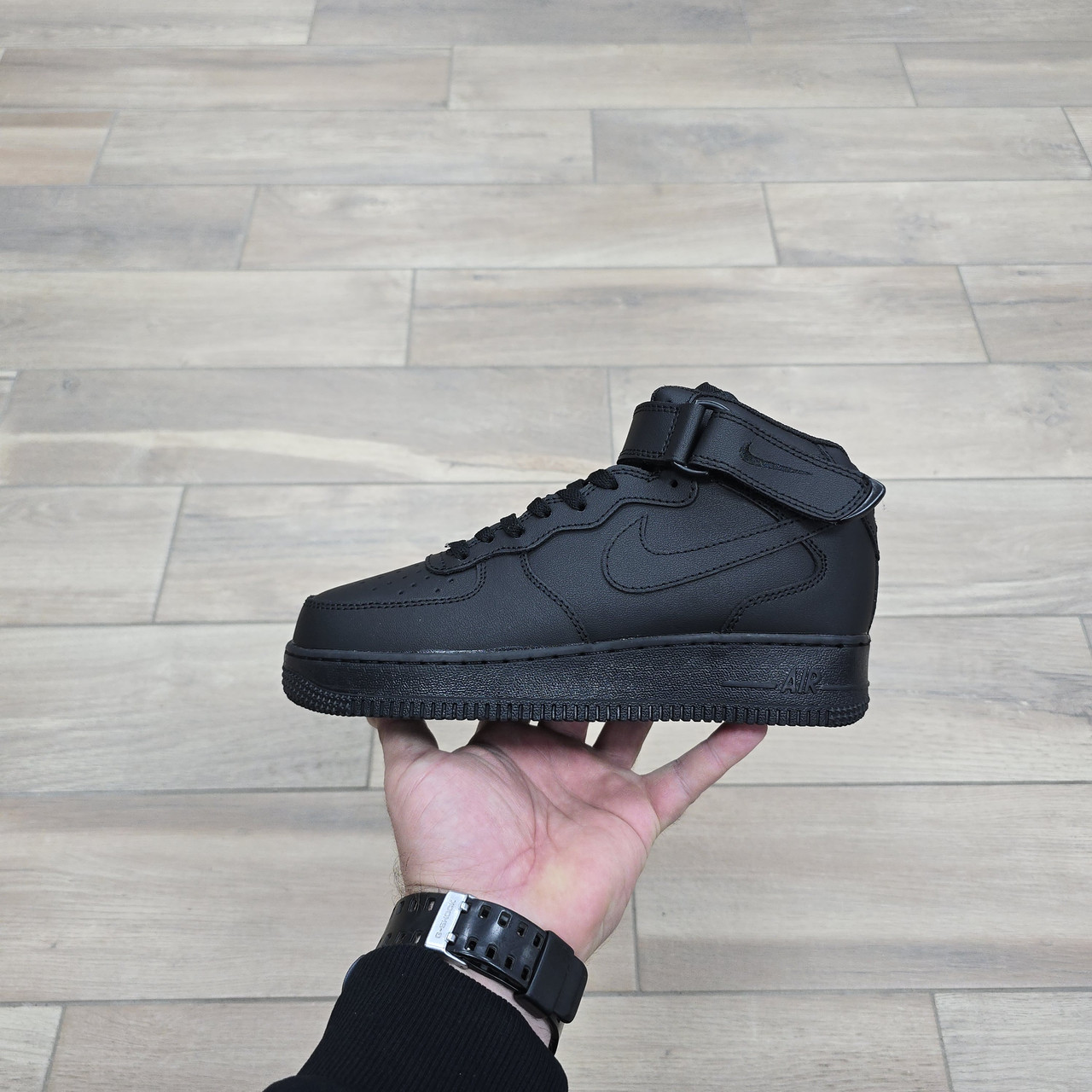 Кроссовки Nike Air Force 1 Mid Black зимние с мехом