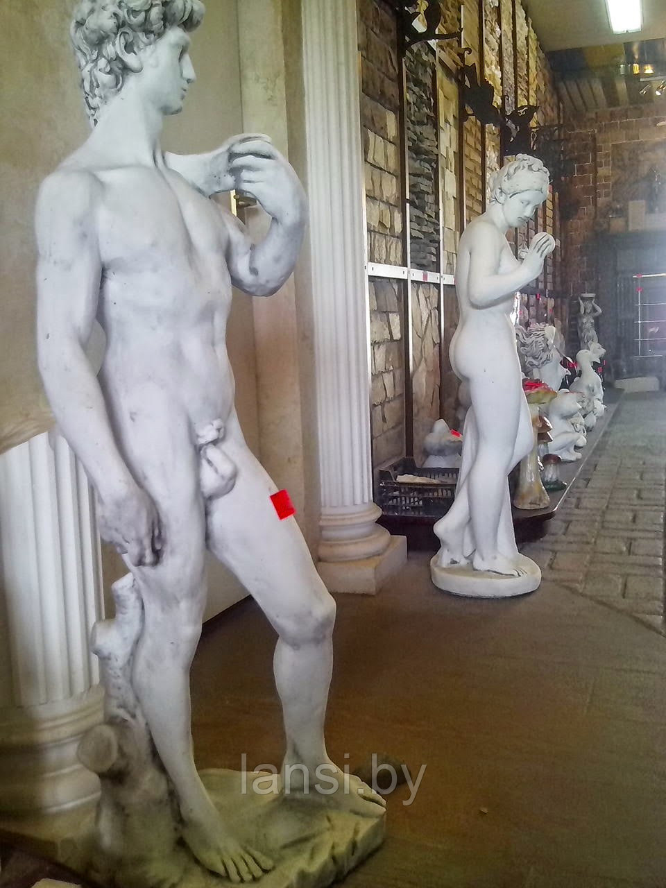 Скульптура " Адам и Ева "