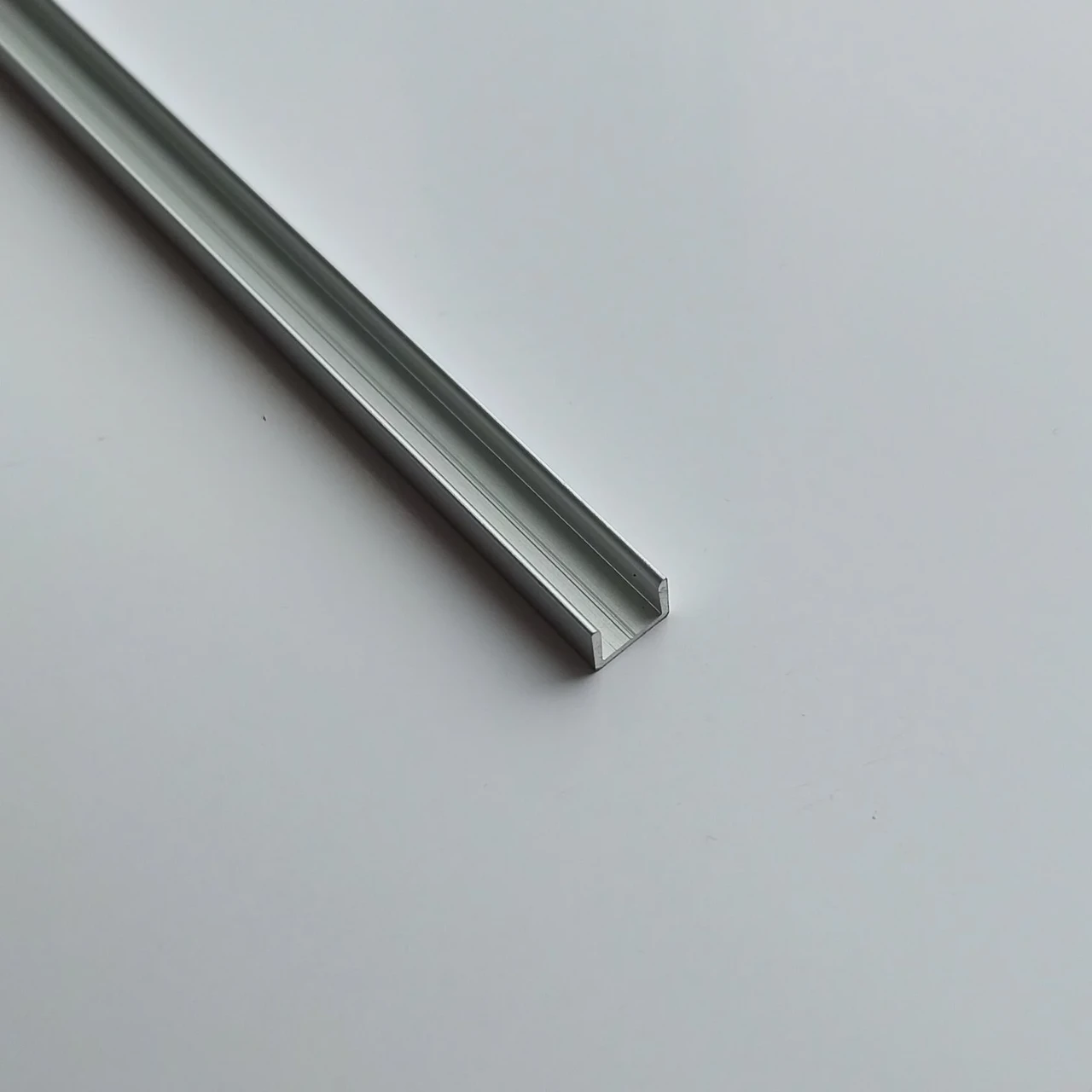 Планка 10 мм. торцевая для скинали