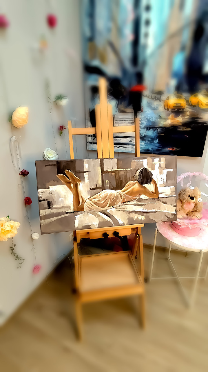 Картины на стену в интерьере гостиной