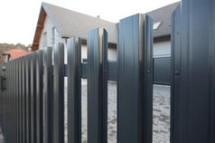 Забор из металлического штакетника (двусторонний штакетник/односторонняя зашивка) высота 1,2м