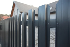 Забор из металлического штакетника (односторонний штакетник/односторонняя зашивка) высота 1,5м - фото 3 - id-p36516847