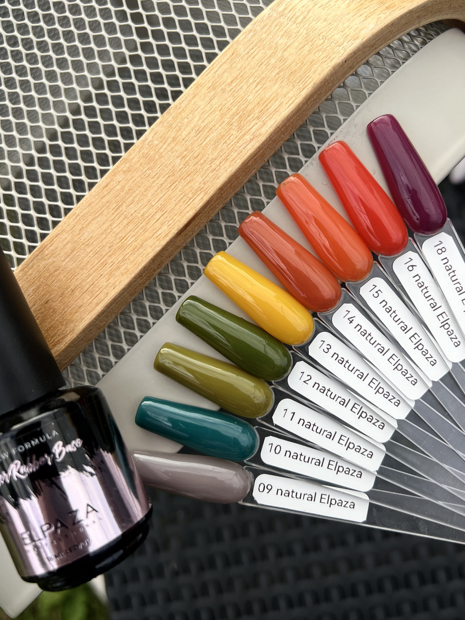 База каучуковая цветная  «ELPAZA ”  15ml