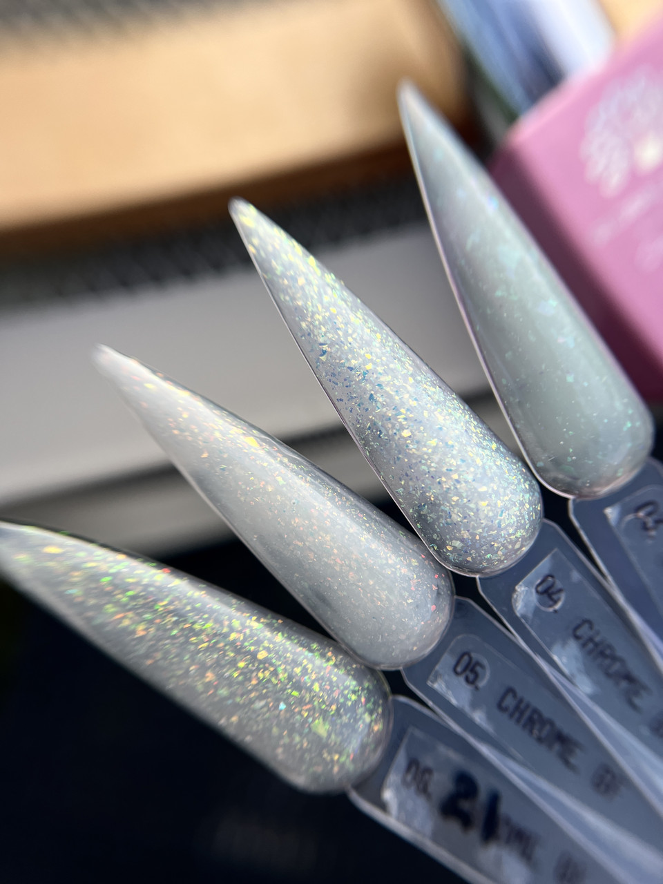База каучуковая с хлопьями Юки CHROME «Global Fashion ”  8ml