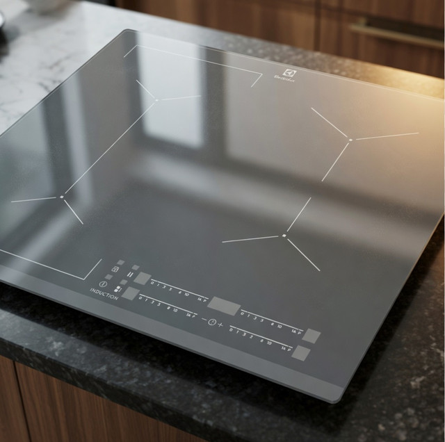 4-конфорочная серая индукционная плита Electrolux EIV63440BS со скошенным фронтом