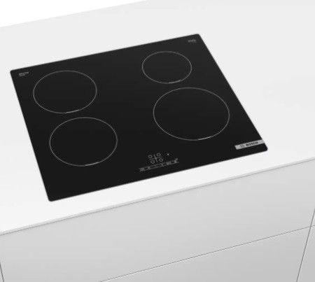 Индукционная варочная панель Bosch PUE611BB5E черная стеклокерамика без рамы производство Испания