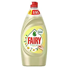 Средство для мытья посуды Fairy Нежные руки Ромашка и витамин Е 900 мл