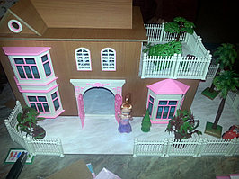Кукольный домик DOLL HOUSE деревянный оснащен светом