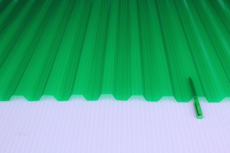 Профилированный лист из ПВХ зеленый (волна профнастила)