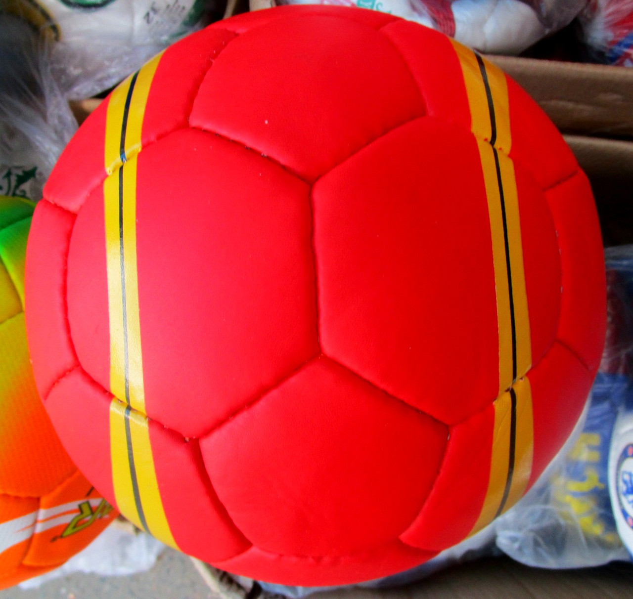 Мяч футбольный тренировочный Manchester United №5 - фото 3 - id-p37573821
