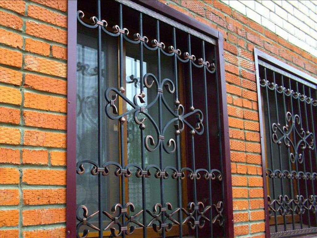 Металлические решетки на окна для дома и дачи. Ковка. - фото 1 - id-p37737195