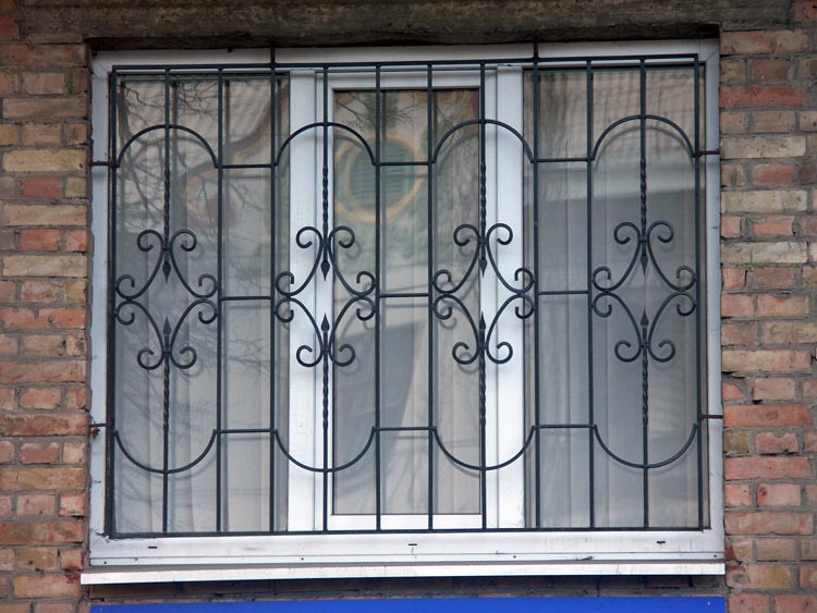 Кованые решетки на окна для дома и дачи. - фото 1 - id-p37737327